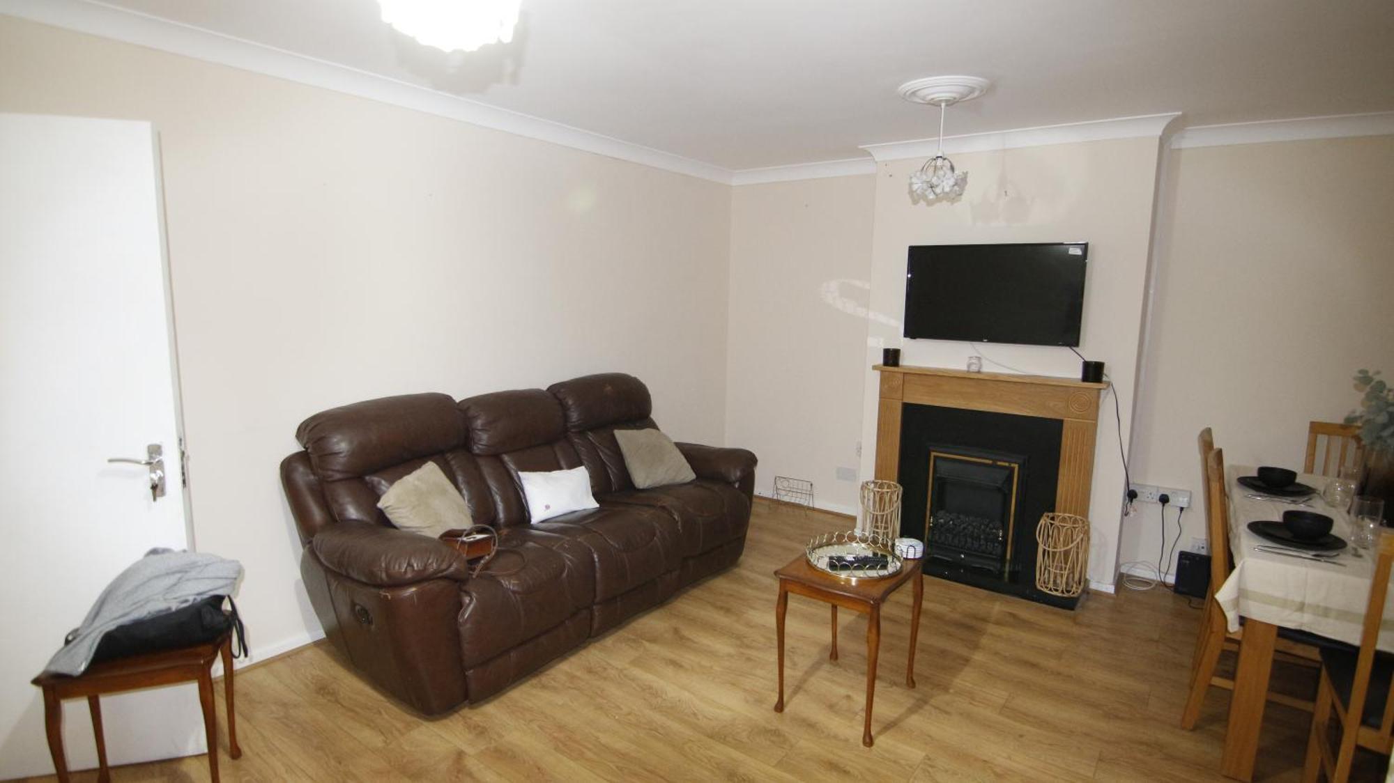 Entire Appartment Near Birmingham City Bagian luar foto