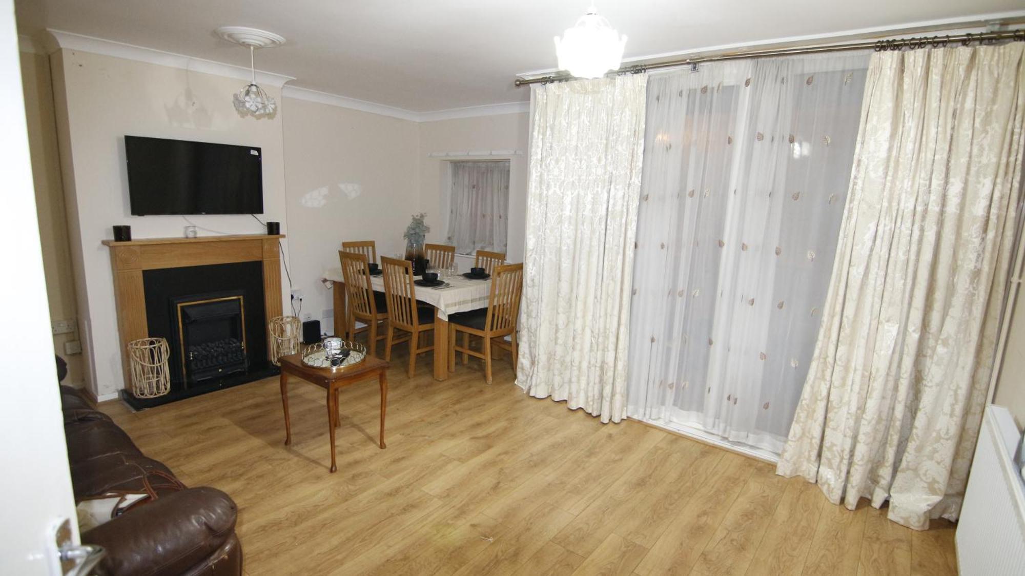 Entire Appartment Near Birmingham City Bagian luar foto