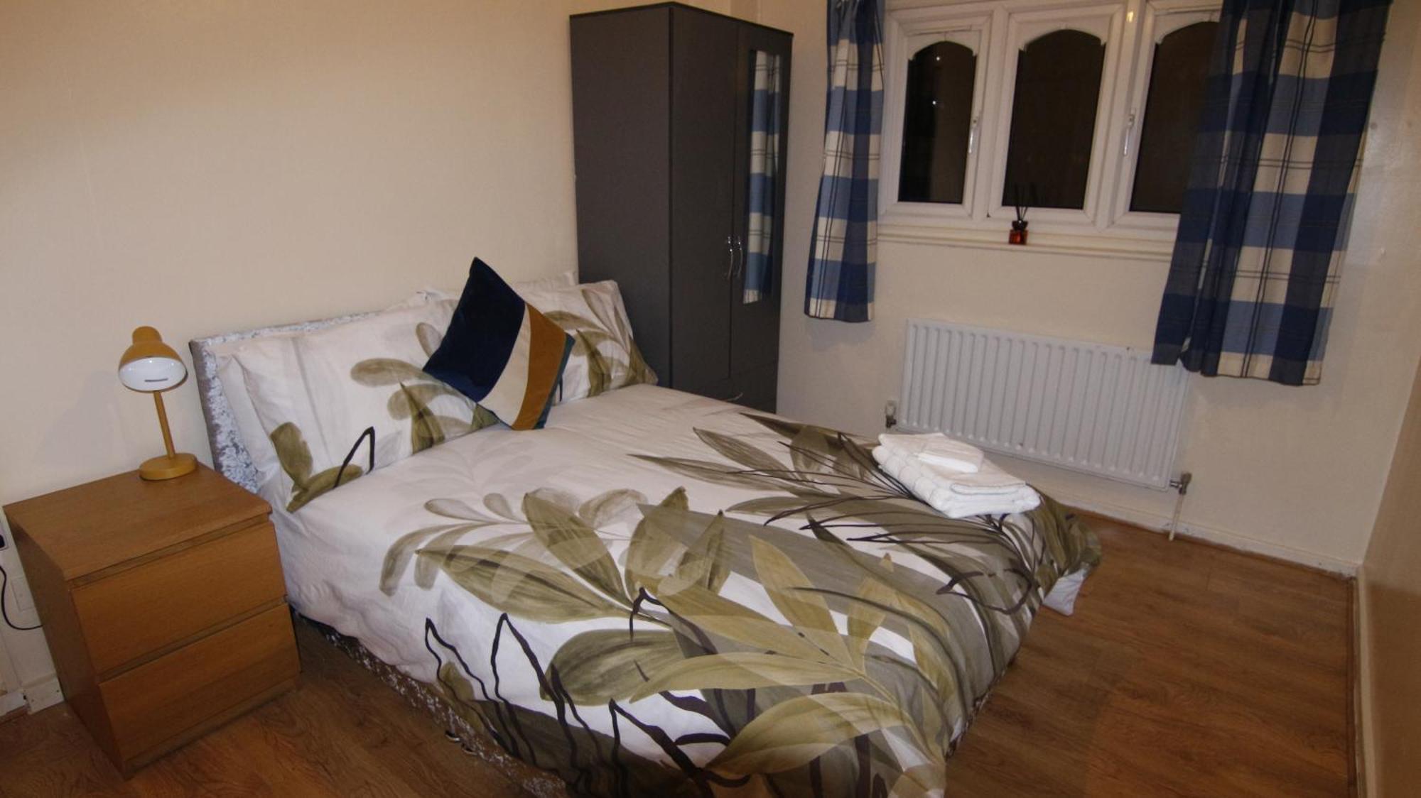 Entire Appartment Near Birmingham City Bagian luar foto